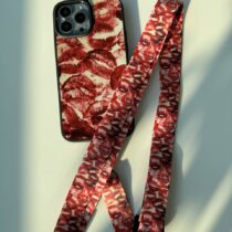 آویز موبایل طرح لب